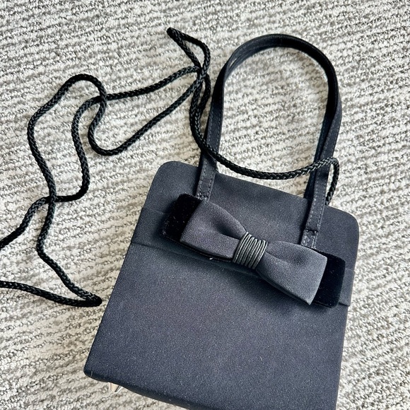 Vanessa classic bow front evening bag - Picture 1 of 5